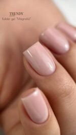 Builder Gel in a bottle Magnolia - Image 2